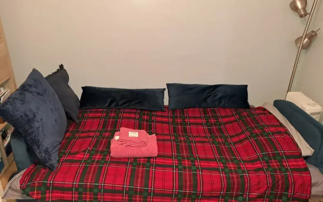 Garden-parking-3 Guests-wifi-20minsgatwick