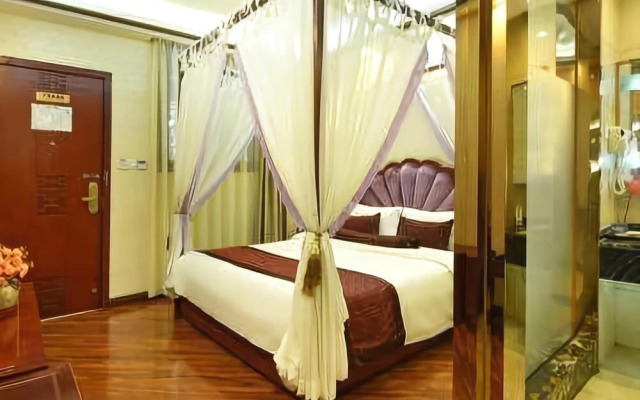 Golden Cube Grand Hotel
