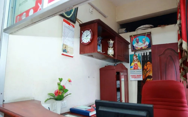 Oyo 15548 Mackal Residency
