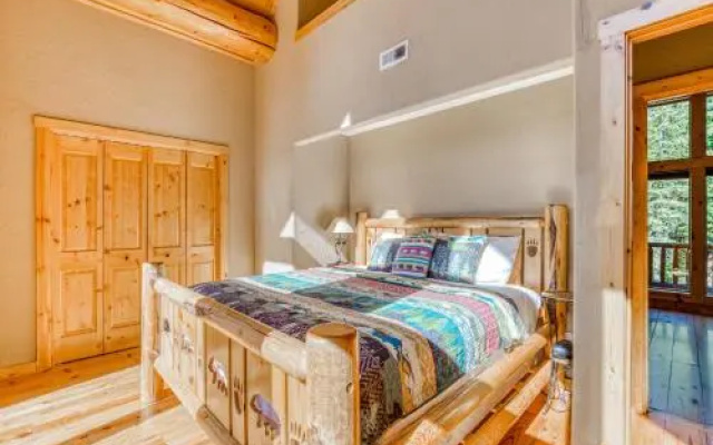 Skiing Bear Chalet