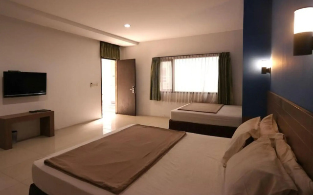 OYO Flagship 3753 Cassa Dua Hotel