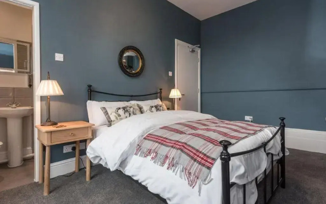 Summerfield Pub & Boutique Rooms