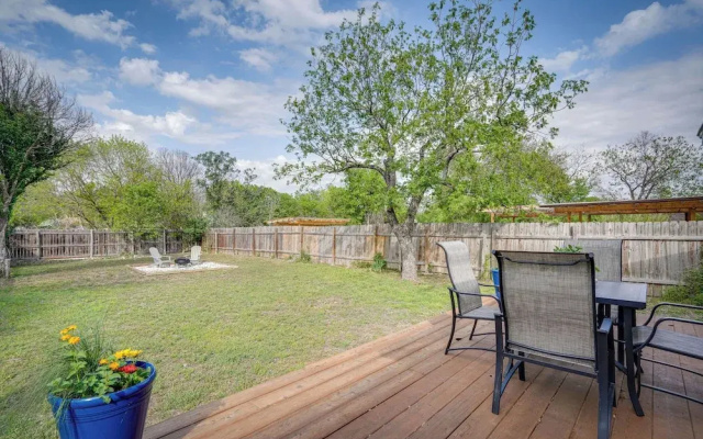 Kerrville Vacation Rental Across From River Trail!