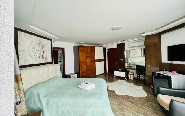 Ellawilla Suit House