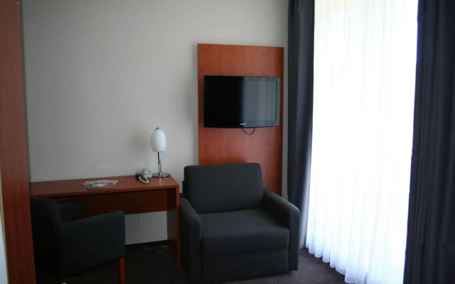 Atrium Hotel