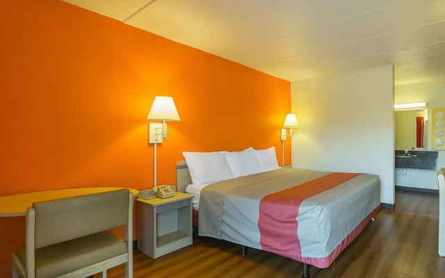 Motel 6 Dubuque