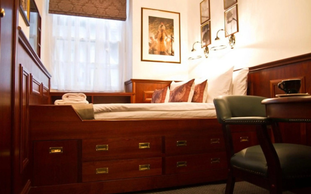 Regency House