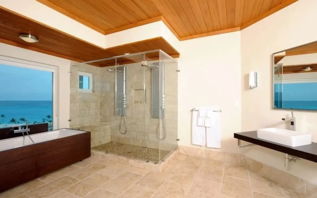 Sky Beach Club Villa Waterfall 2 4 Bedroom Villa