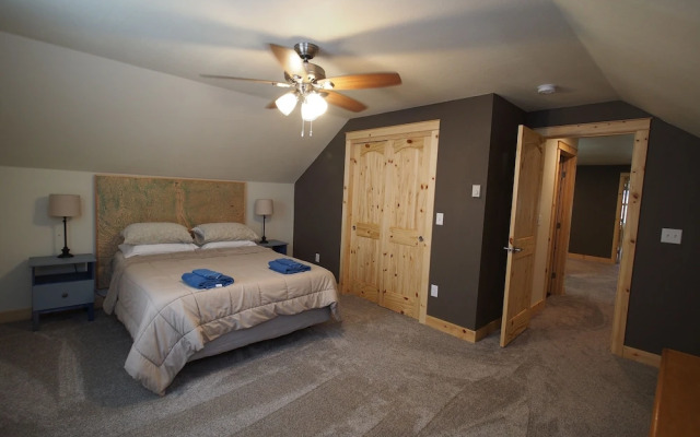 12907 Nathrop - 4 Bedroom Cabin