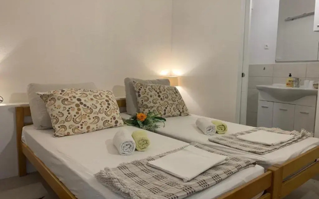 Mimice Bay Apartments