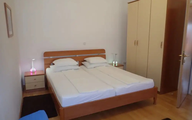 Asja-on Quiet Location and With Beautiful Garden