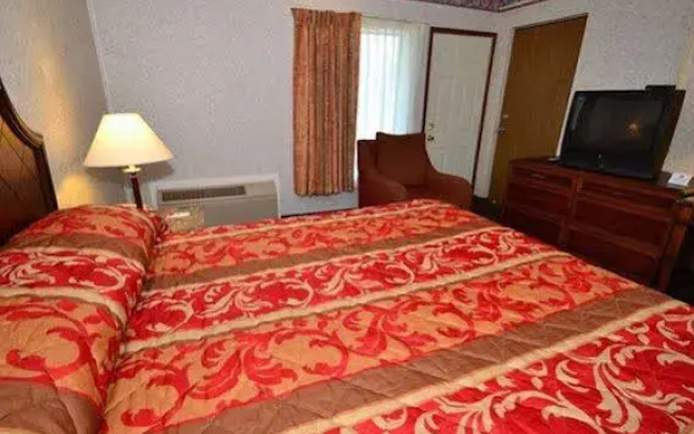 Econo Lodge Inn & Suites Westfield