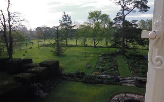 Kempsford Manor