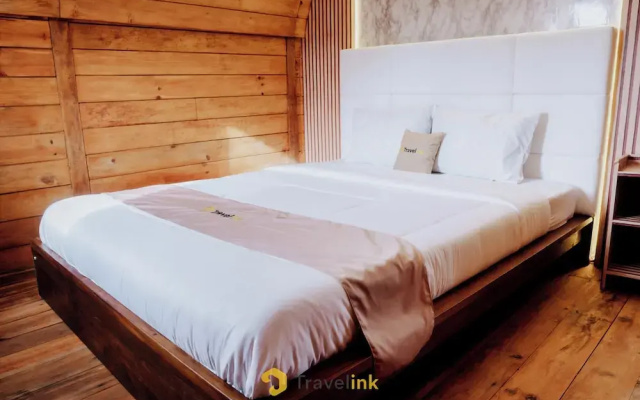 Sikunir Pondok Cabin By Travelink
