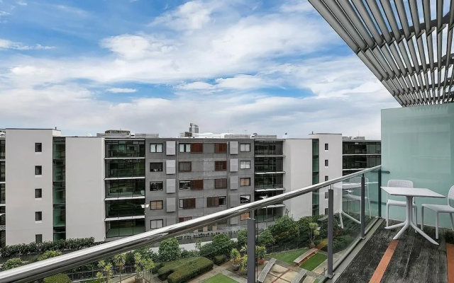 QV Trendy Viaduct Harbour Apartment - 799