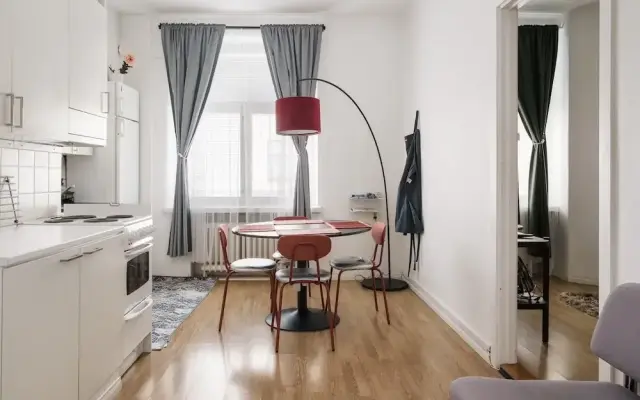 1BR Demure Design & Urban Living in Kamppi