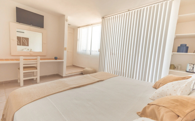 Las Gaviotas Hotel and Suites