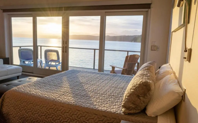 Luxury Lookout Hood Canal Vacation Rental