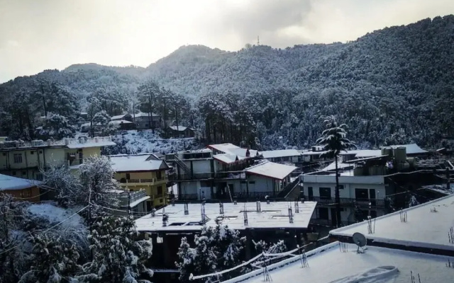 Goroomgo Rudra Inn Dalhousie