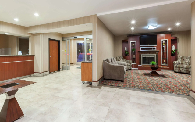Travelodge by Wyndham Sylmar CA