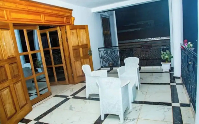 Maison Blanche Biteng