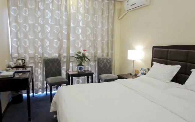 Pinyi Holiday Hotel