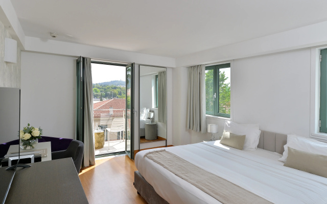 Athenaeum Eridanus Luxury Hotel