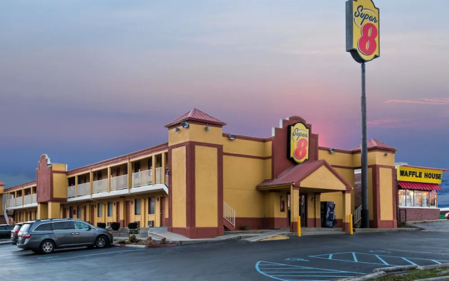 Super 8 By Wyndham Indianapolis