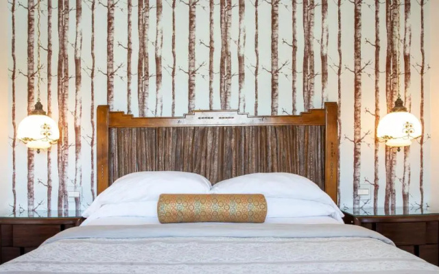 The Motor Lodge