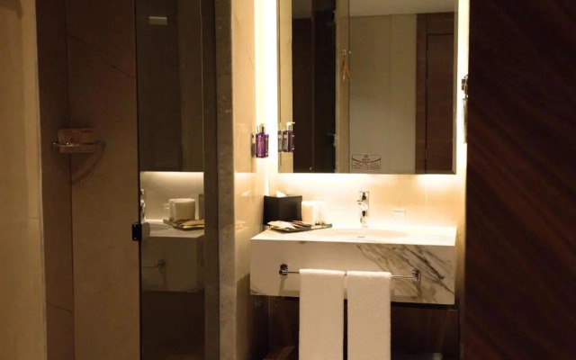 Midpoint Hotel