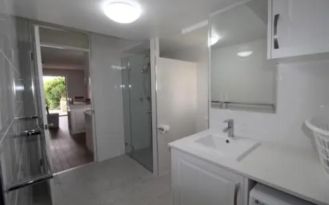 Beachfront 1, 25 Willow Street