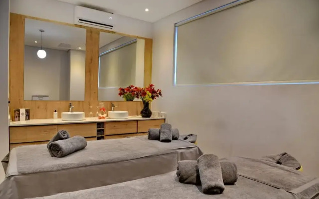 Luxury Apartment Sandton / no Loadshedding / Dstv