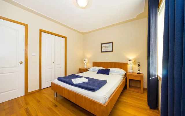 Beachfront Apartment Mareo 5