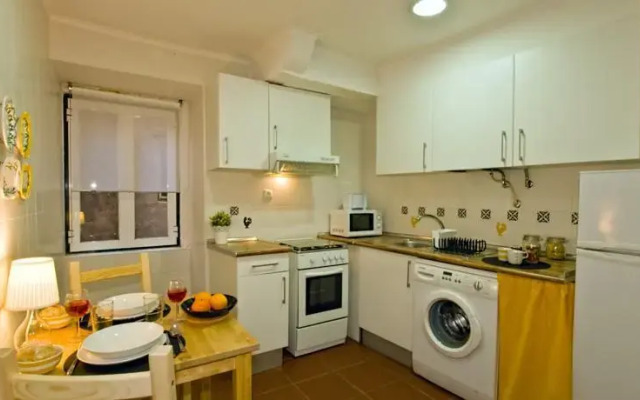 Bairro Alto Apartment Rosa