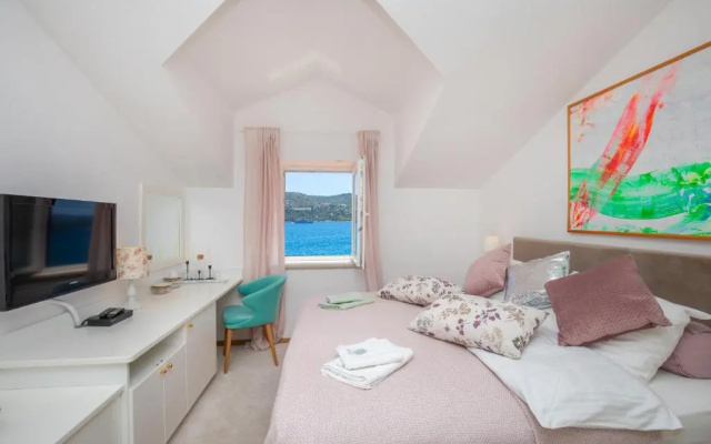 Sweet Village Hotel By The Sea