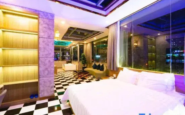 LUXURY Hotel Pham Van Dong