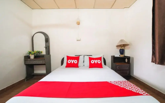 OYO 654 Samanmit Inn Hotel