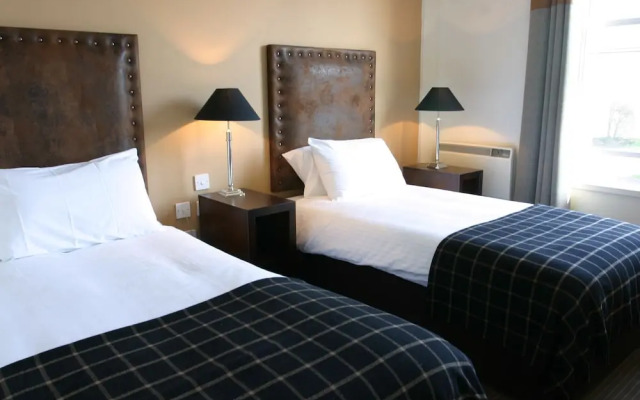 Eight Acres Hotel