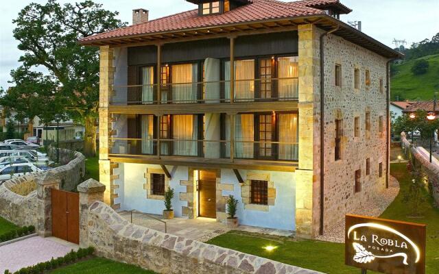 Hotel Dspacio La Robla вид на фасад