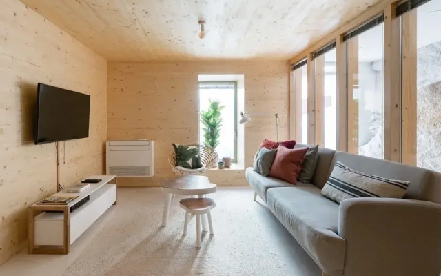 Mac003 · Macario Wood Apartment // Netflix
