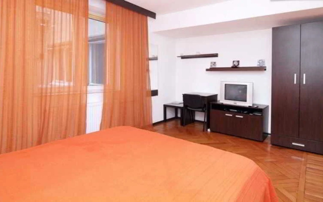 Nek Accommodation