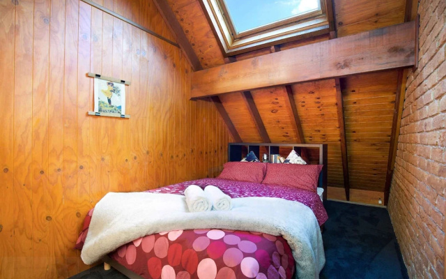 Honeysett Lodge