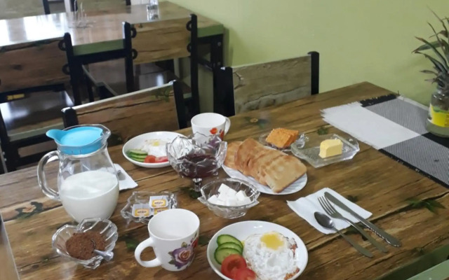LG Tour & Hostel