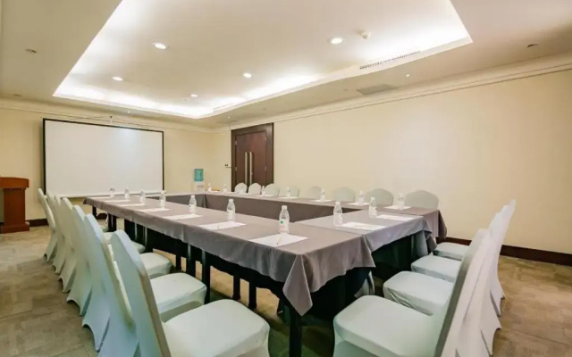 Yitel Hotel