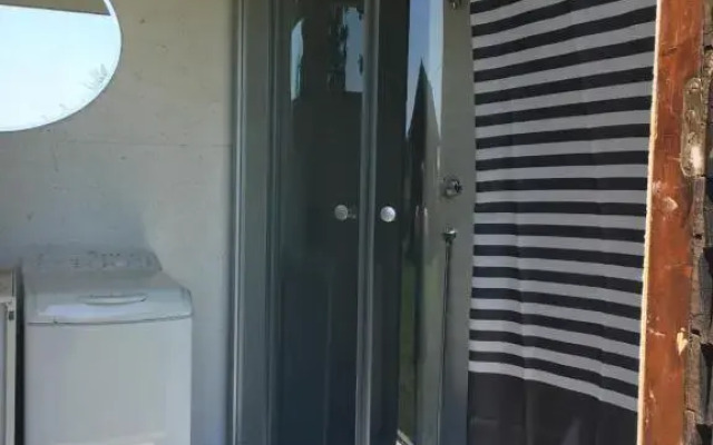 Stuga nära havet