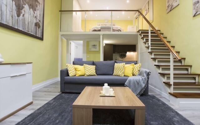 Апартаменты Forever Young Apartments Puerta del Sol комната для гостей
