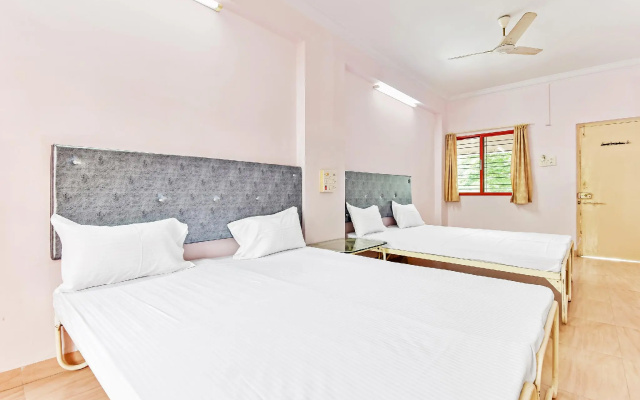 SPOT ON 48335 Hotel Kuber Lodge