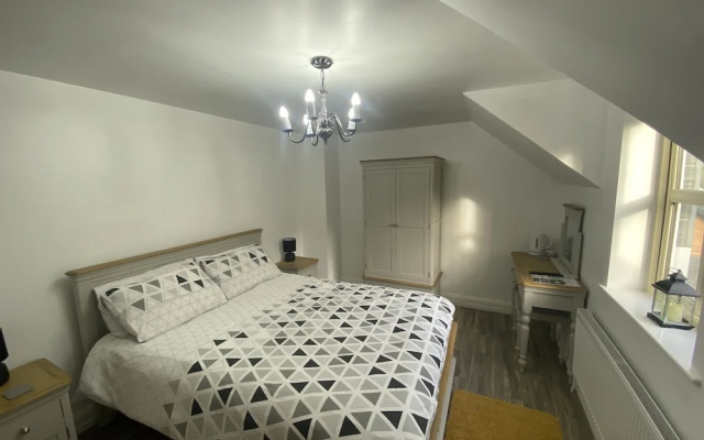 Rostrevor Valley 6-br, Sleeps 20 w/ Hot Tub & View