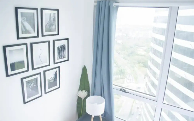 Decorated Duplex Apartment @ BGC
