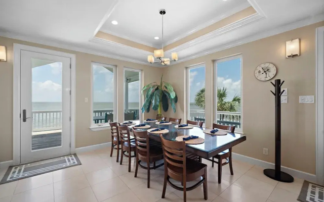 Blue Marlin Bayfront Retreat by Ryson Vacation Rentals